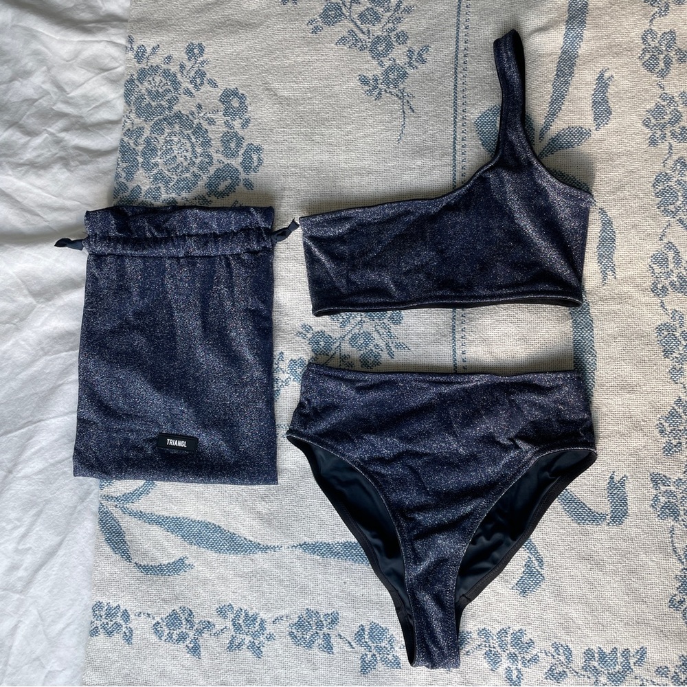 TRIANGL sparkly one shoulder bikini !